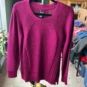 J35.    Medium Fushia Knit Sweater